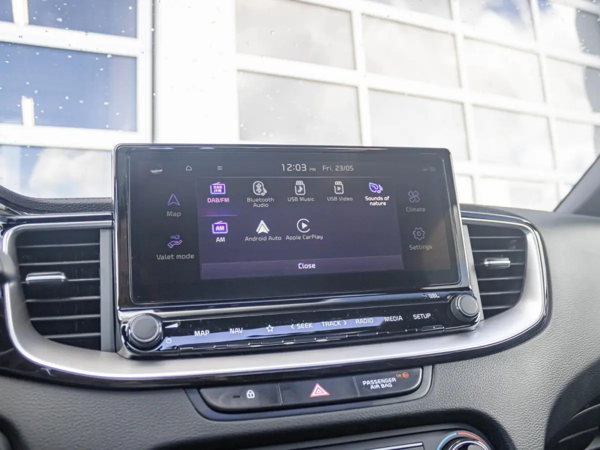 1.5 T-GDi GT-PlusLine | Automaat | Schuif/kanteldak | Adaptief | Elektrische stoelen| Stoel/stuurverwarming | Carplay | Cruise | Camera