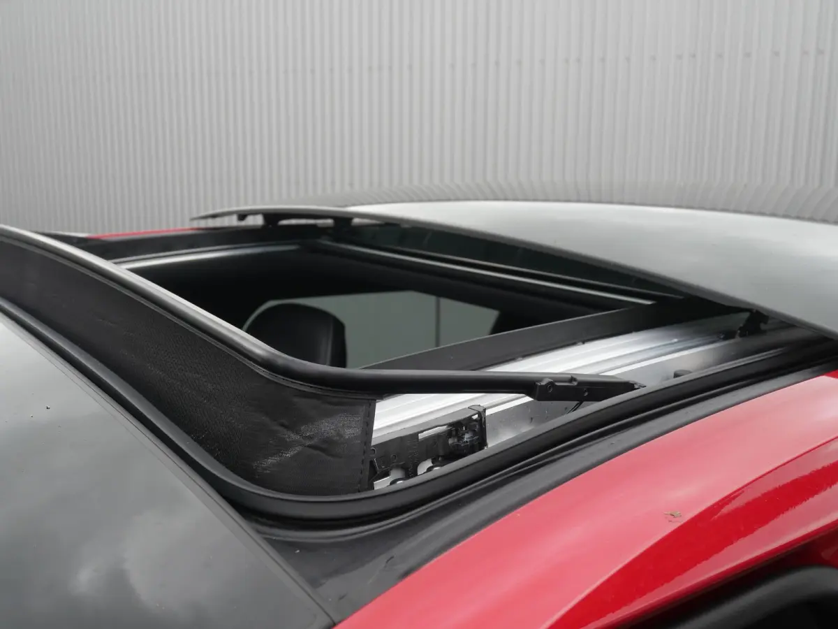 GT-Line 77.4 kWh | Trekhaak | 1600KG trekgewicht | Stoel/stuurverwarming | Elektrische Stoelen | Camera | Adaptief | Carplay
