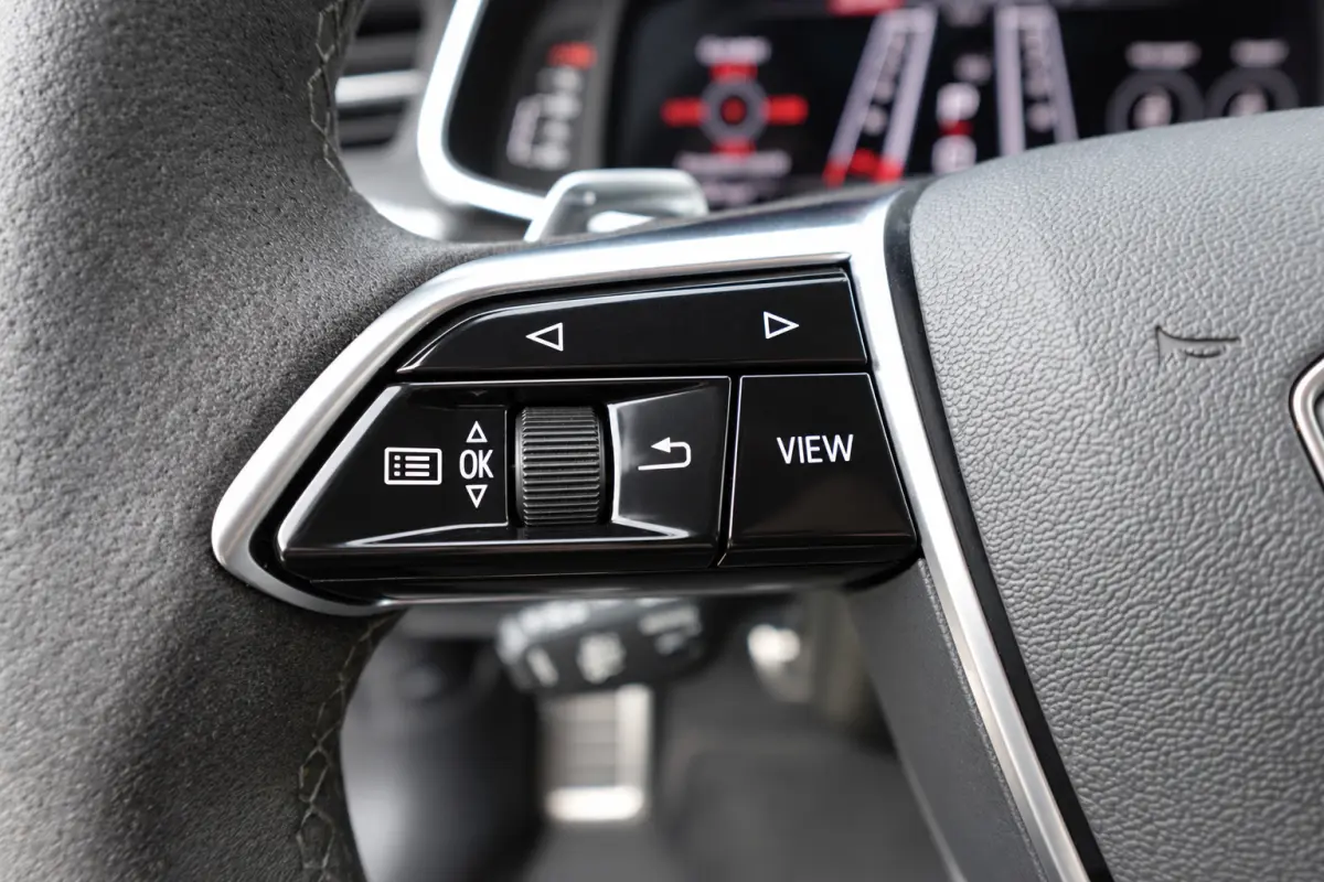 RS 6 TFSI quattro PANO KEYLESS HUD B&O'