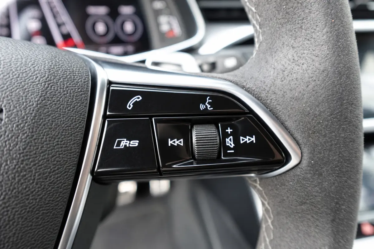 RS 6 TFSI quattro PANO KEYLESS HUD B&O'