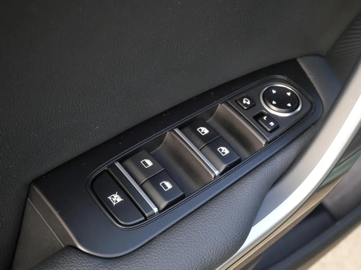 1.5 T-GDi DynamicPlusLine | Cruise | Camera | Carplay | Keyless | Stoel-stuurverwarming | navi | Automaat |