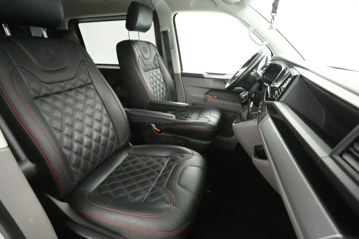 2.0 TDI Bulli 150PK L2H1 | Dubbele Cabine | Automaat | Airco | Cruise | Virtual | Carplay | Trekhaak | Navi