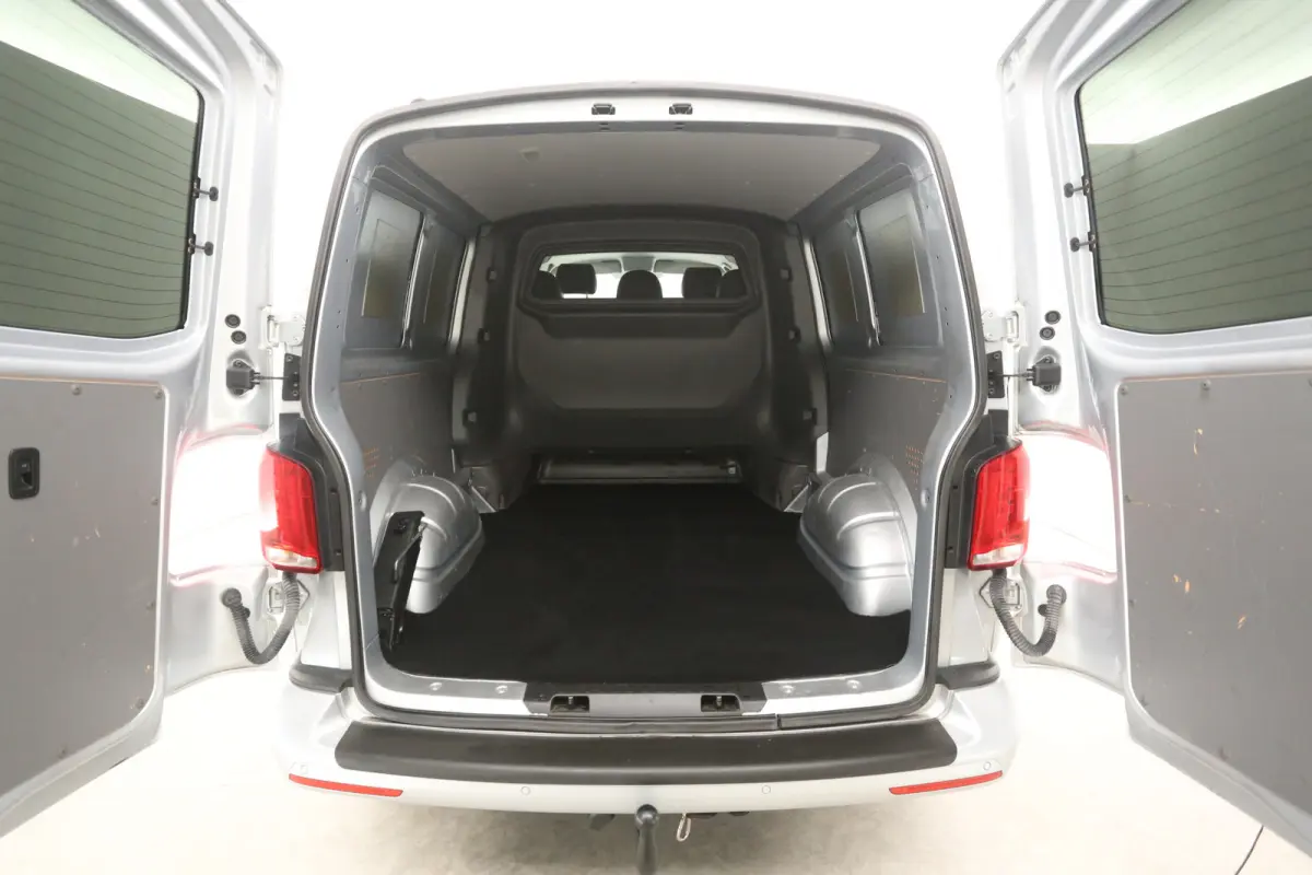 2.0 TDI Bulli 150PK L2H1 | Dubbele Cabine | Automaat | Airco | Cruise | Virtual | Carplay | Trekhaak | Navi