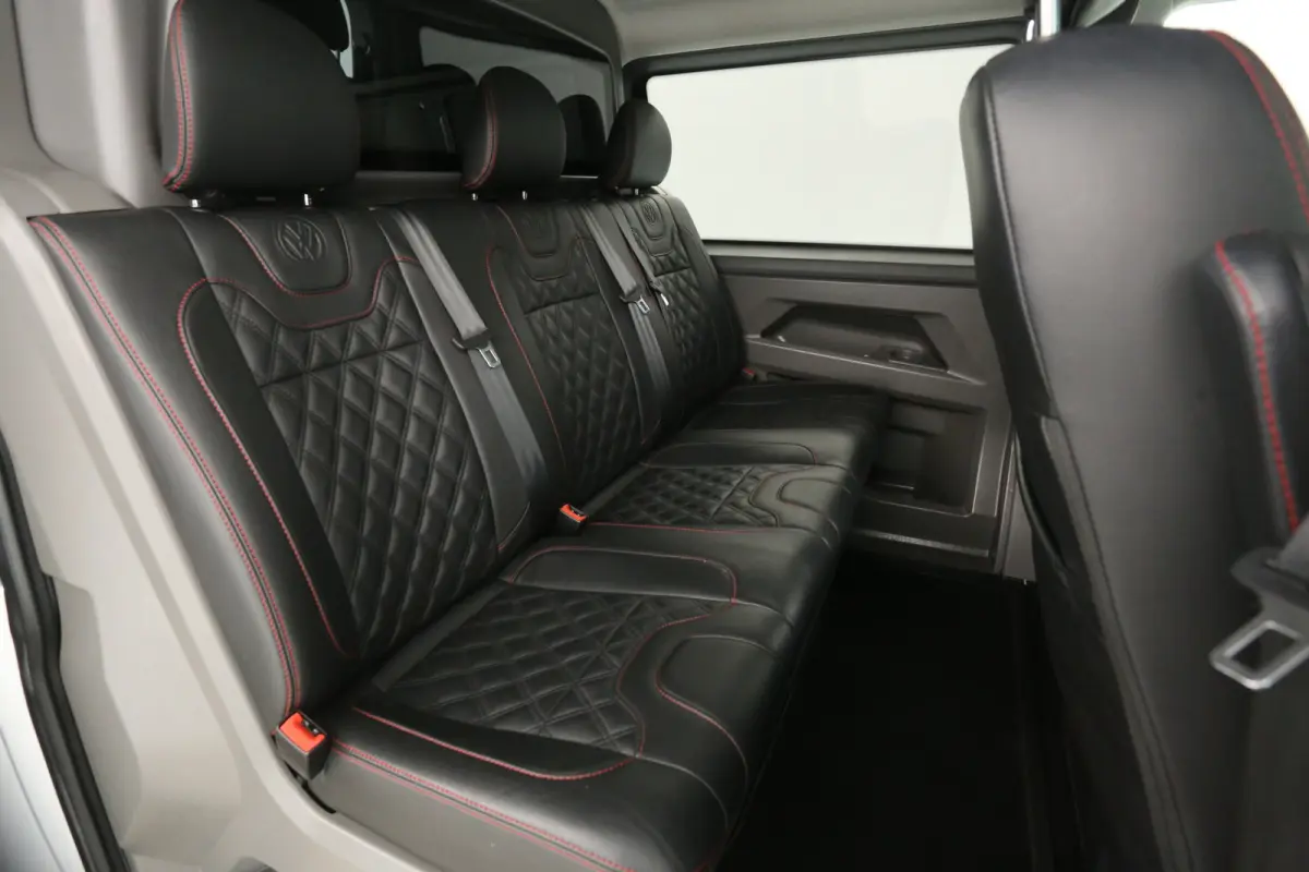 2.0 TDI Bulli 150PK L2H1 | Dubbele Cabine | Automaat | Airco | Cruise | Virtual | Carplay | Trekhaak | Navi