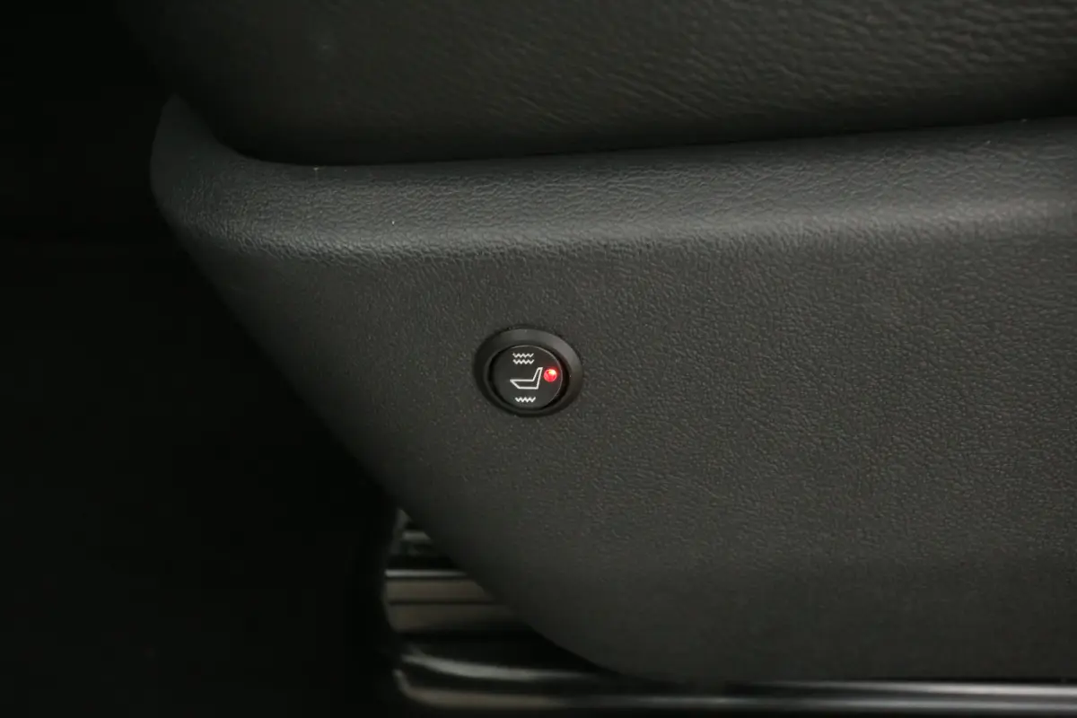 2.0 TDI Bulli 150PK L2H1 | Dubbele Cabine | Automaat | Airco | Cruise | Virtual | Carplay | Trekhaak | Navi