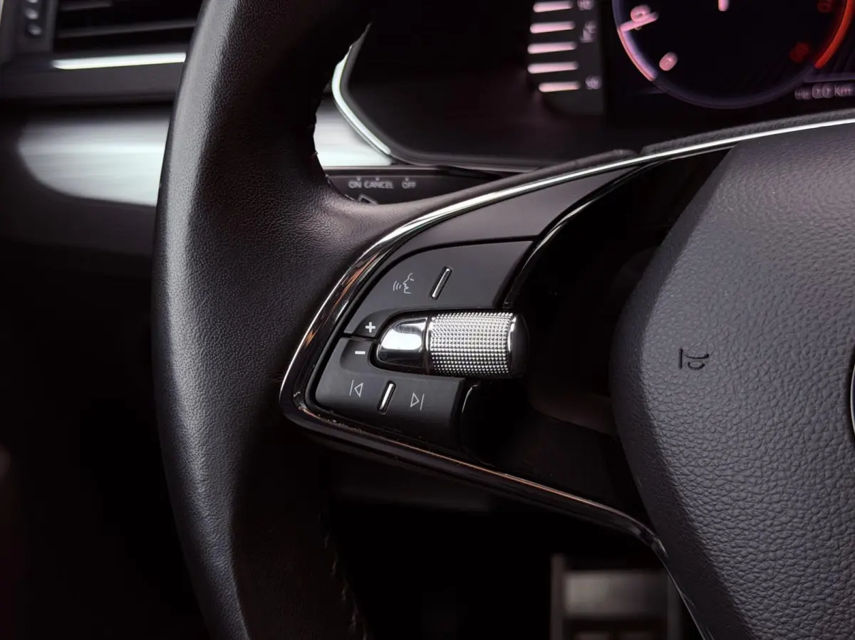 1.5 TSI DSG AUT. Business Edition Edition | Pano | CarPlay | Navi | Dig.Dash | Keyless | LED | PDC | Stoelverwarming