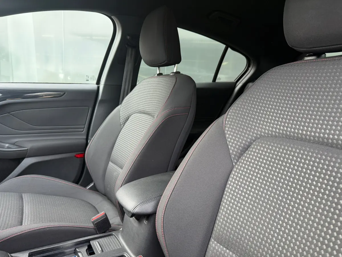 1.0 EcoBoost Hybrid ST Line B&O Carplay Dodehoek WINTERPACK