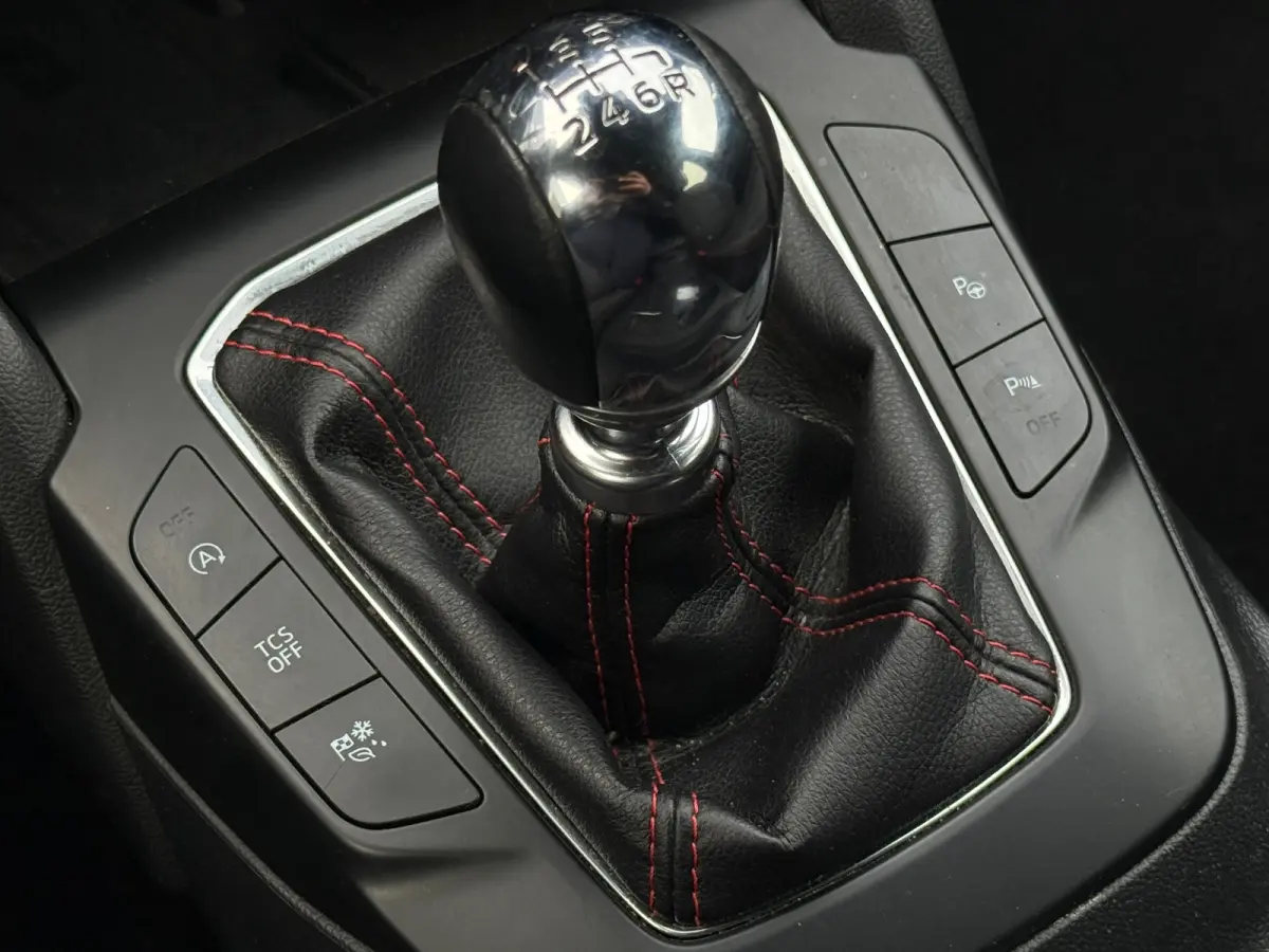 1.0 EcoBoost Hybrid ST Line B&O Carplay Dodehoek WINTERPACK