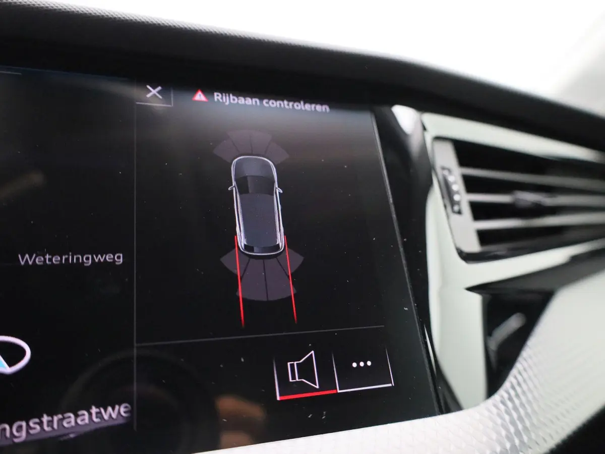 1.0 25 TFSI 70kW Attraction | APPLE CARPLAY - ANDROID AUTO | CLIMATE CONTROL | CRUISE CONTROL | MULTIFUNCTIONEEL STUURWIEL |
