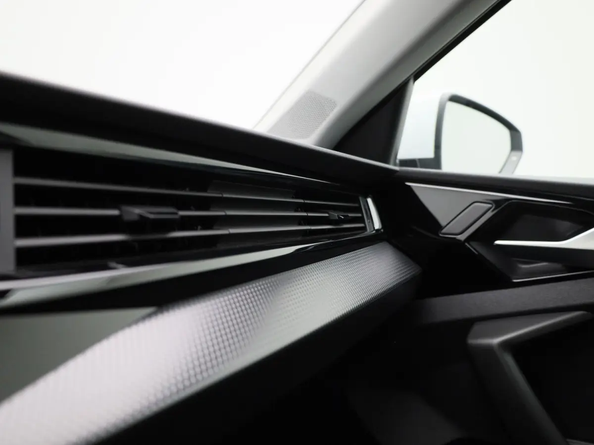 1.0 25 TFSI 70kW Attraction | APPLE CARPLAY - ANDROID AUTO | CLIMATE CONTROL | CRUISE CONTROL | MULTIFUNCTIONEEL STUURWIEL |