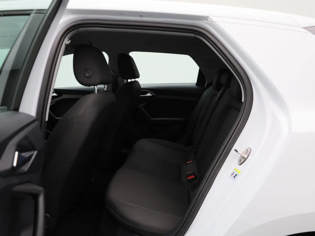 1.0 25 TFSI 70kW Attraction | APPLE CARPLAY - ANDROID AUTO | CLIMATE CONTROL | CRUISE CONTROL | MULTIFUNCTIONEEL STUURWIEL |