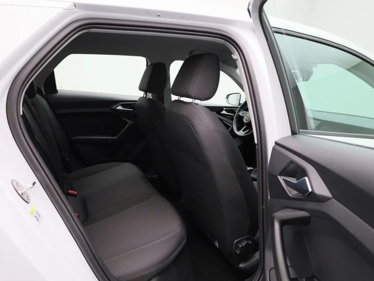 1.0 25 TFSI 70kW Attraction | APPLE CARPLAY - ANDROID AUTO | CLIMATE CONTROL | CRUISE CONTROL | MULTIFUNCTIONEEL STUURWIEL |