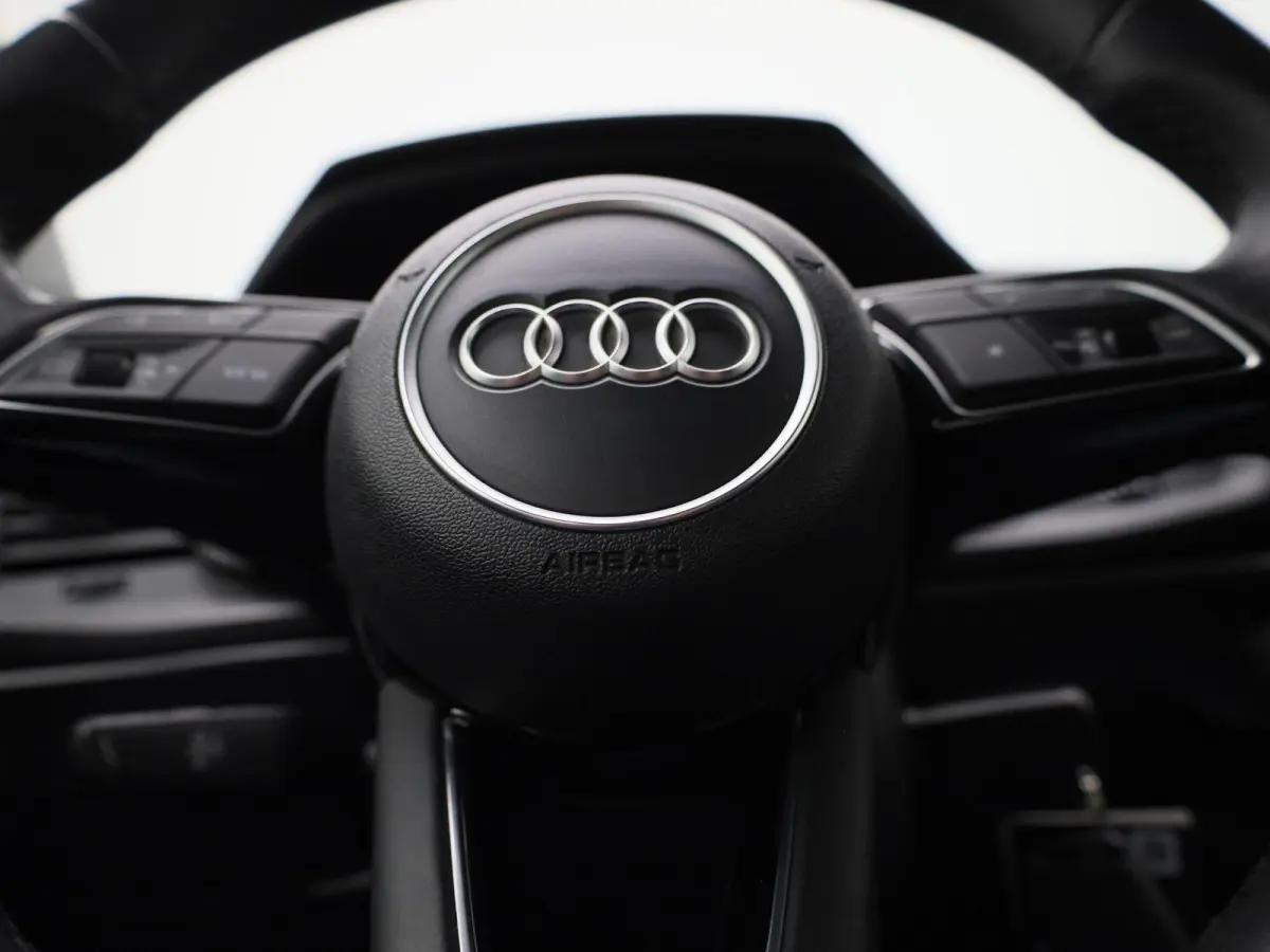 1.0 25 TFSI 70kW Attraction | APPLE CARPLAY - ANDROID AUTO | CLIMATE CONTROL | CRUISE CONTROL | MULTIFUNCTIONEEL STUURWIEL |