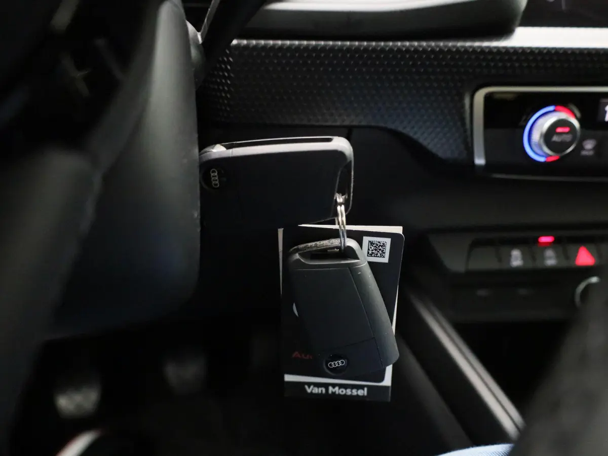 1.0 25 TFSI 70kW Attraction | APPLE CARPLAY - ANDROID AUTO | CLIMATE CONTROL | CRUISE CONTROL | MULTIFUNCTIONEEL STUURWIEL |