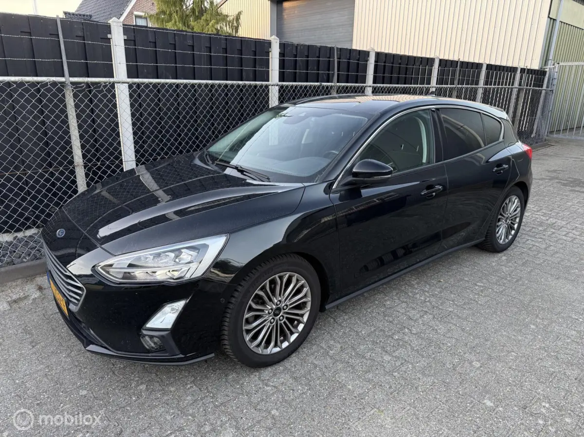1.0 EcoBoost Titanium Business