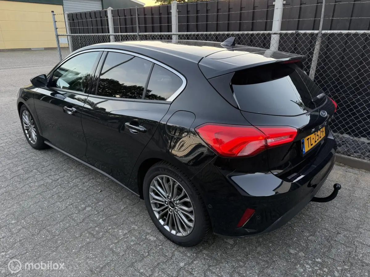 1.0 EcoBoost Titanium Business