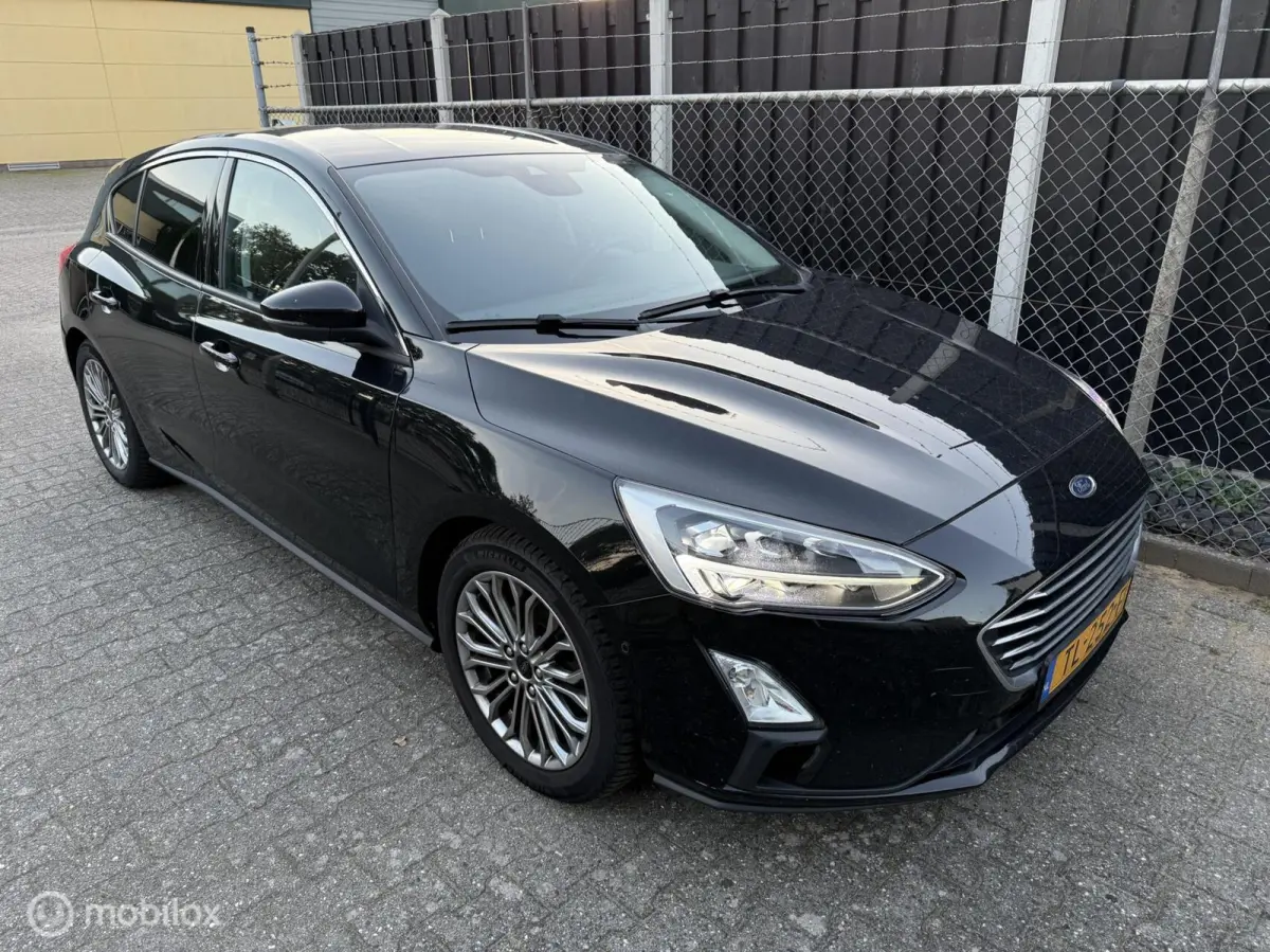 1.0 EcoBoost Titanium Business