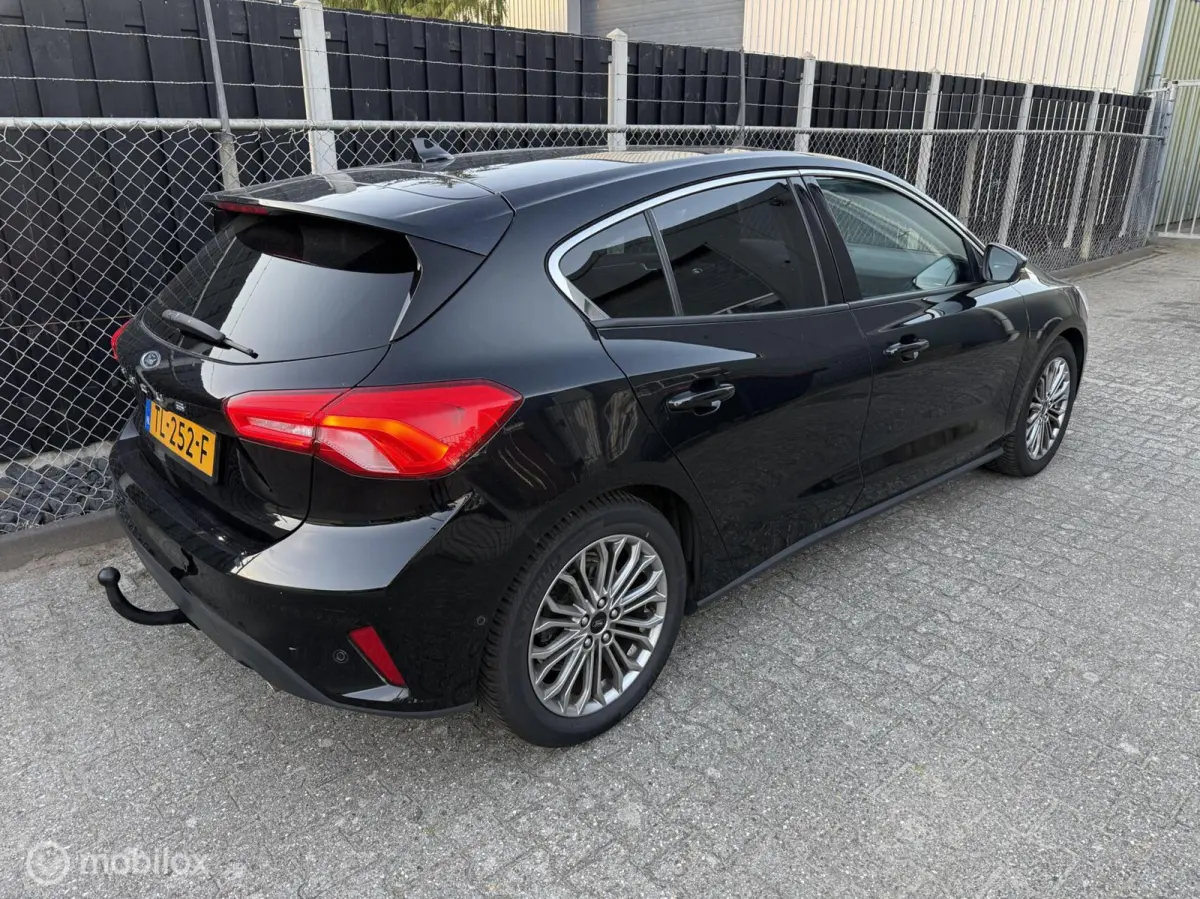 1.0 EcoBoost Titanium Business