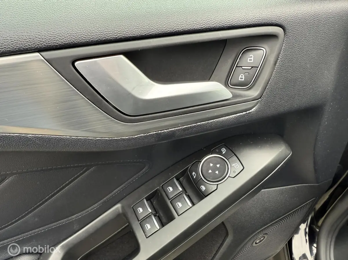 1.0 EcoBoost Titanium Business