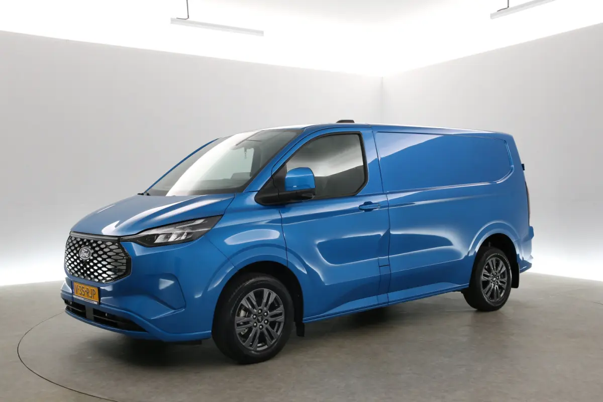 65 kWh Limited L1H1 | Snelladen | Clima | 360° Camera | Virual | Cruise | Carplay | 3 Zits | Navi