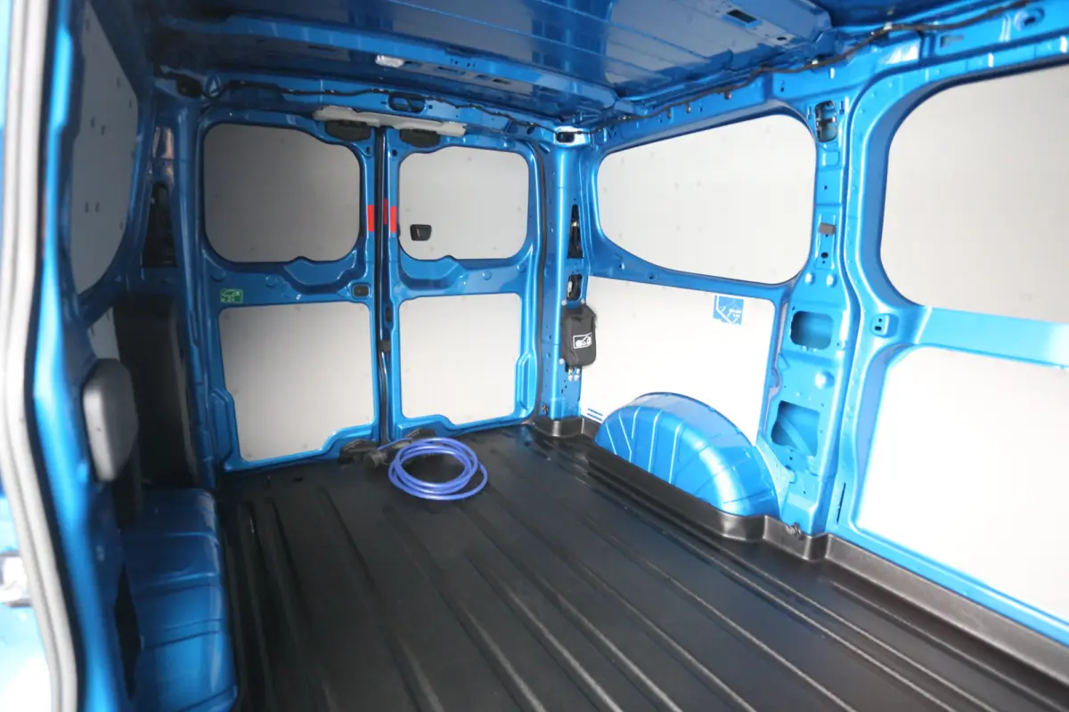 65 kWh Limited L1H1 | Snelladen | Clima | 360° Camera | Virual | Cruise | Carplay | 3 Zits | Navi