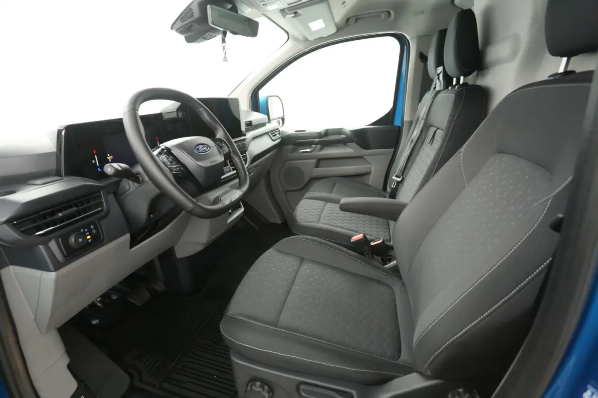 65 kWh Limited L1H1 | Snelladen | Clima | 360° Camera | Virual | Cruise | Carplay | 3 Zits | Navi