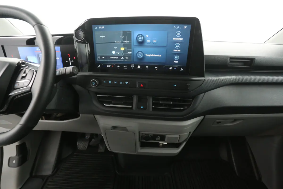 65 kWh Limited L1H1 | Snelladen | Clima | 360° Camera | Virual | Cruise | Carplay | 3 Zits | Navi