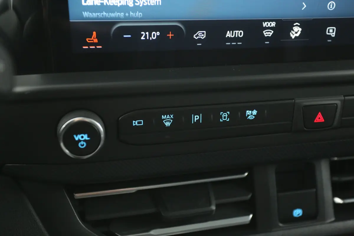 65 kWh Limited L1H1 | Snelladen | Clima | 360° Camera | Virual | Cruise | Carplay | 3 Zits | Navi