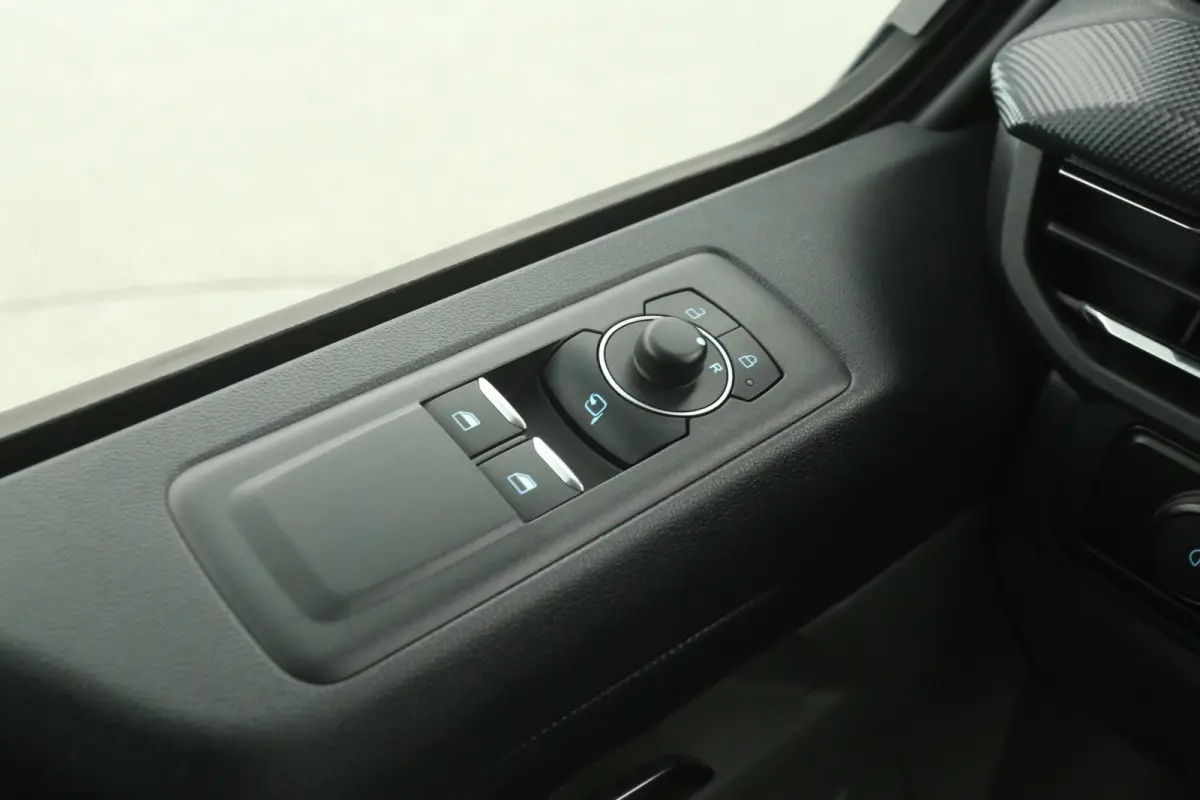 65 kWh Limited L1H1 | Snelladen | Clima | 360° Camera | Virual | Cruise | Carplay | 3 Zits | Navi