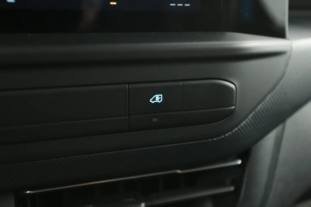 65 kWh Limited L1H1 | Snelladen | Clima | 360° Camera | Virual | Cruise | Carplay | 3 Zits | Navi