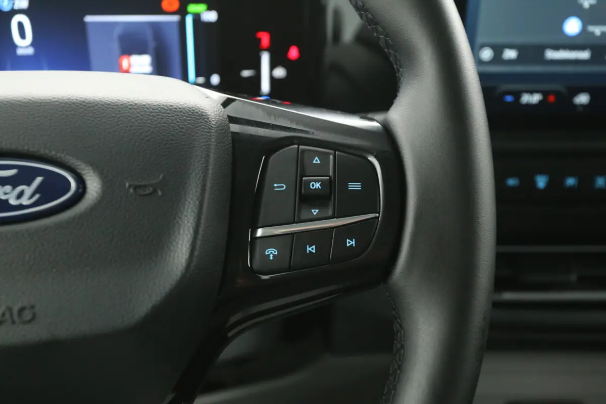 65 kWh Limited L1H1 | Snelladen | Clima | 360° Camera | Virual | Cruise | Carplay | 3 Zits | Navi