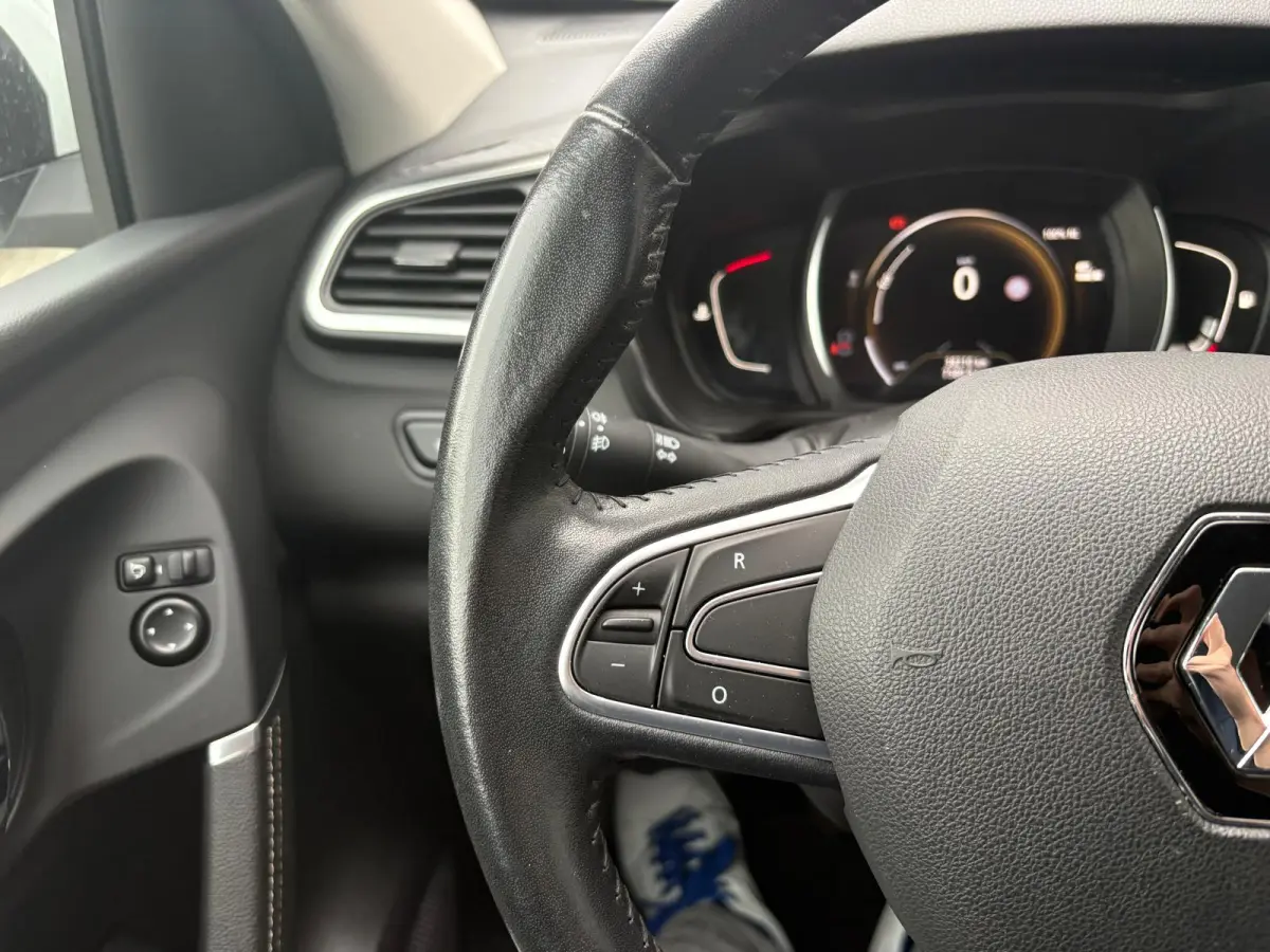 1.2 TCe 130PK Intens Bluetooth/Navigatie/Trekhaak/Parkeerhulp