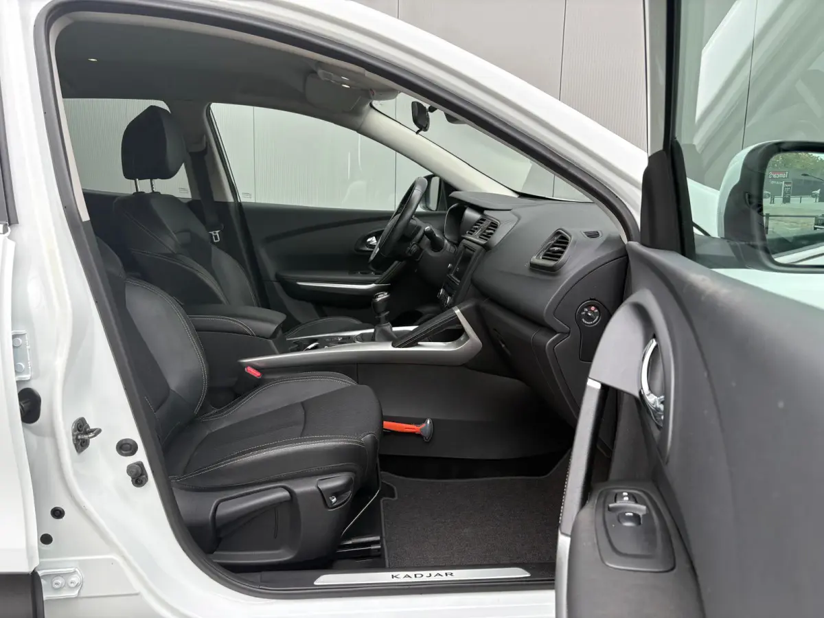 1.2 TCe 130PK Intens Bluetooth/Navigatie/Trekhaak/Parkeerhulp