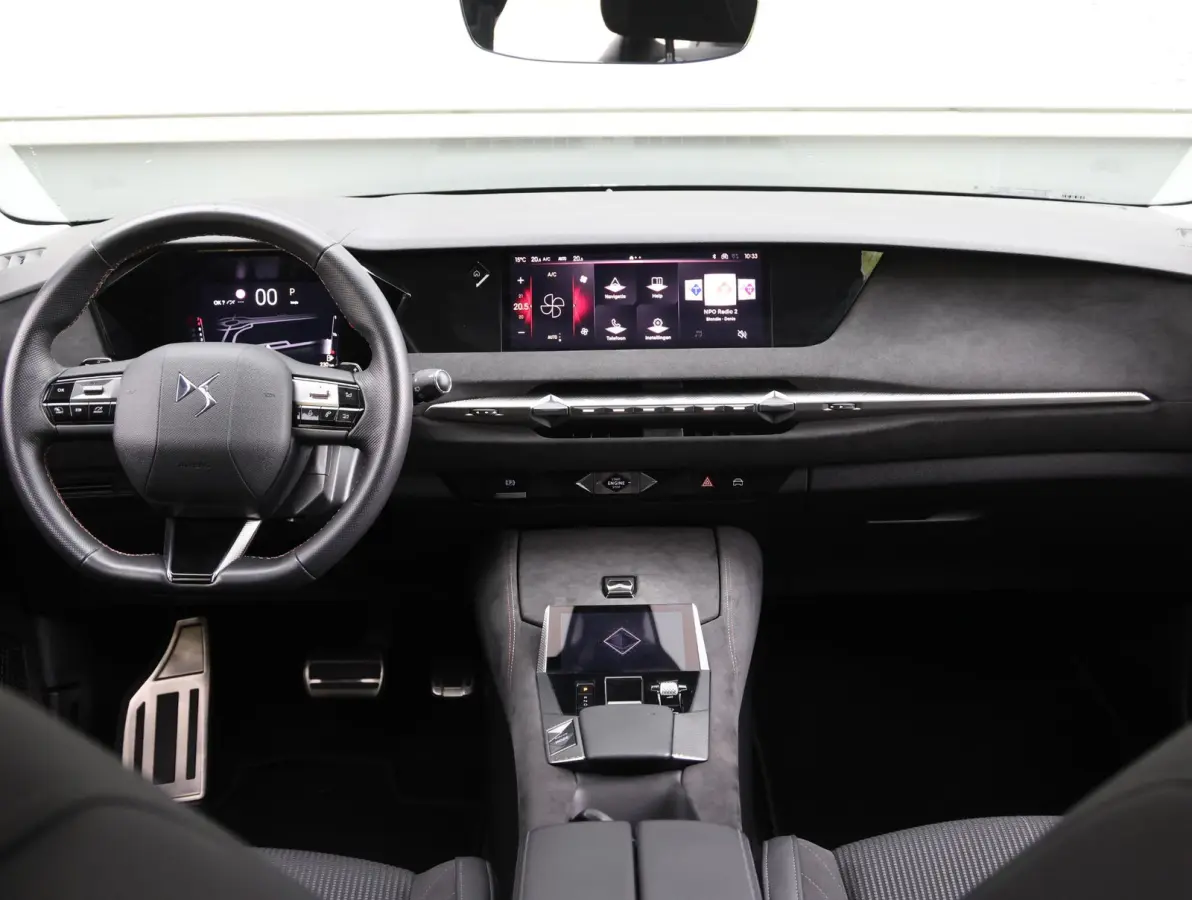 1.2 130pk Automaat Performance Line | Camera | Navigatie | AppleCarplay/AndroidAuto | Privacy Glas | 19'' Lichtmetaal |