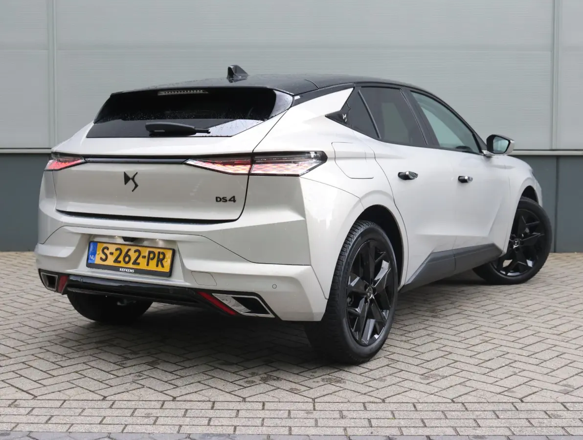 1.2 130pk Automaat Performance Line | Camera | Navigatie | AppleCarplay/AndroidAuto | Privacy Glas | 19'' Lichtmetaal |