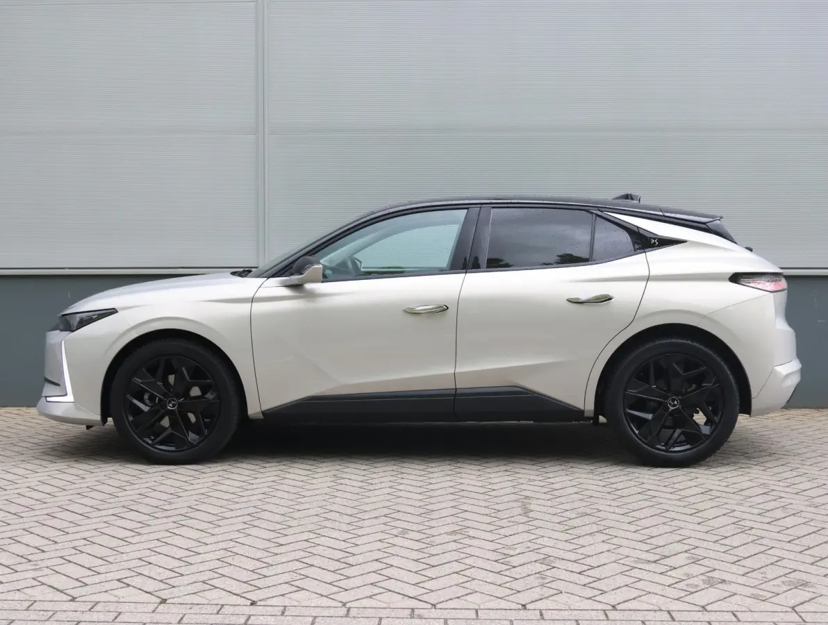 1.2 130pk Automaat Performance Line | Camera | Navigatie | AppleCarplay/AndroidAuto | Privacy Glas | 19'' Lichtmetaal |