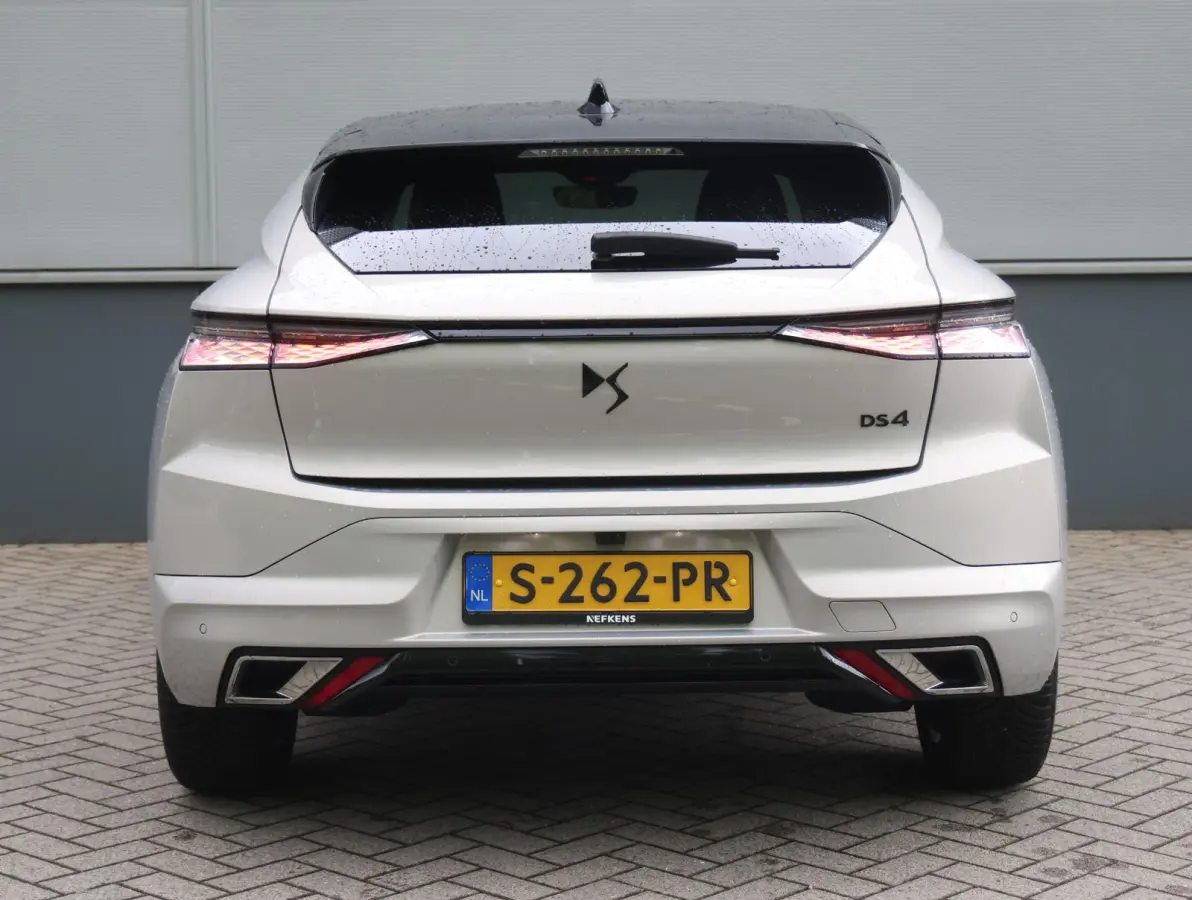 1.2 130pk Automaat Performance Line | Camera | Navigatie | AppleCarplay/AndroidAuto | Privacy Glas | 19'' Lichtmetaal |