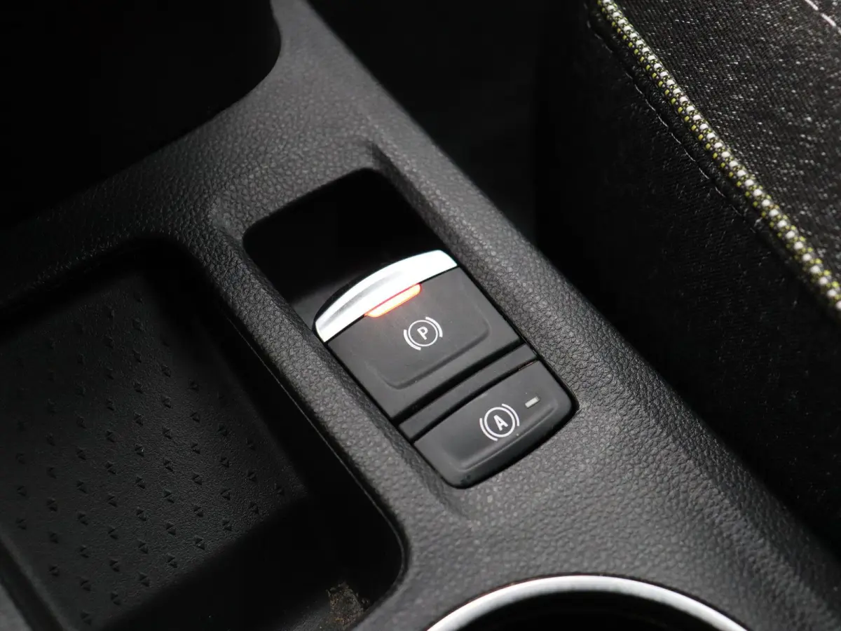 1.8 E-Tech full hybrid 160 techno Adaptief Cruise Control | Achteruitrijcamera | Lichtmetalen velgen | Apple Carplay & Android Auto | Stoel & stuurwiel verwarming | Climate Control | Getint 
