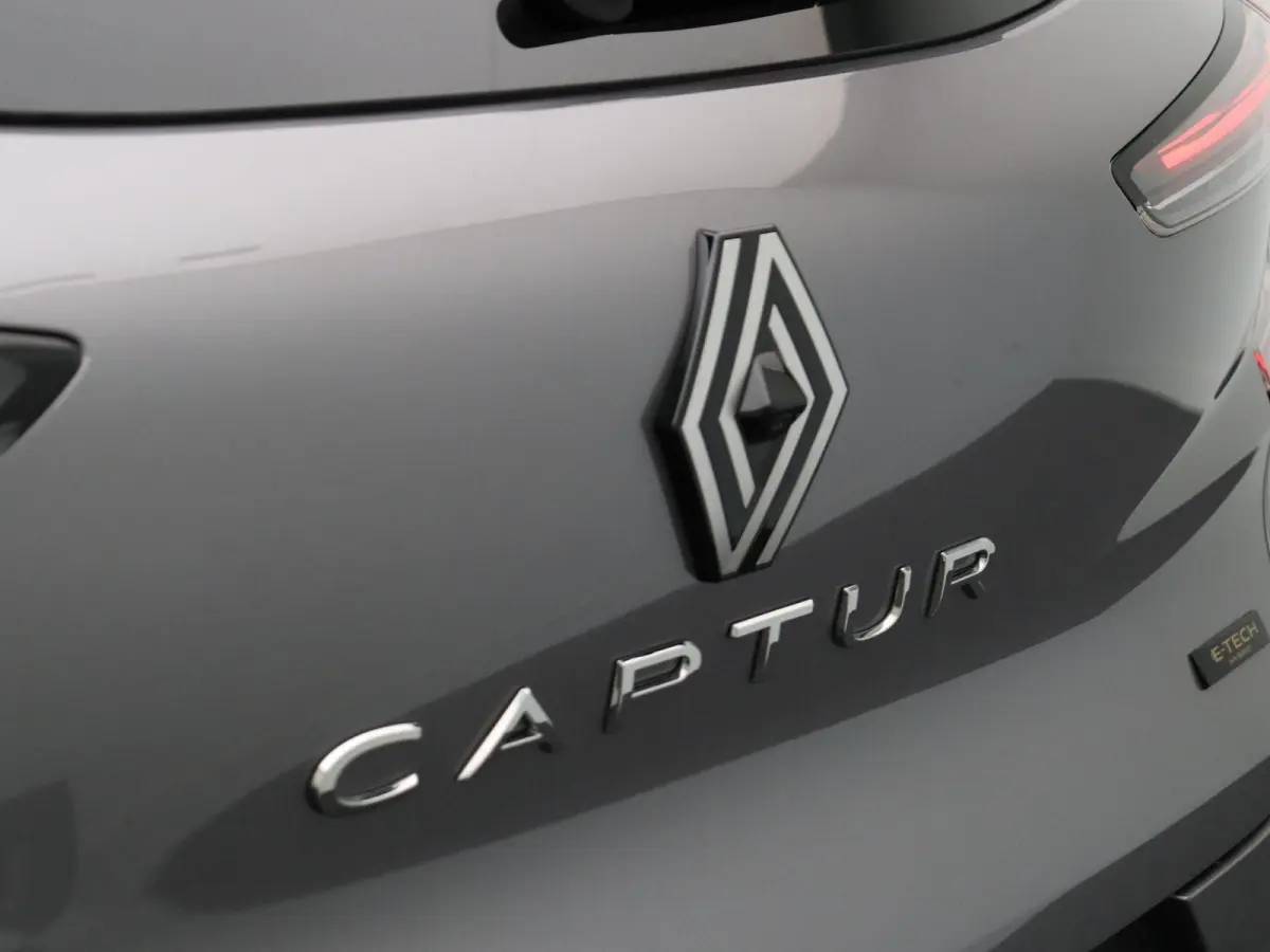 1.8 E-Tech full hybrid 160 techno Adaptief Cruise Control | Achteruitrijcamera | Lichtmetalen velgen | Apple Carplay & Android Auto | Stoel & stuurwiel verwarming | Climate Control | Getint 