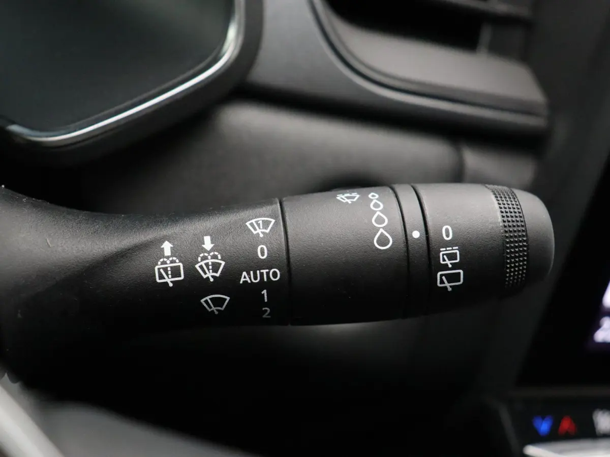 1.8 E-Tech full hybrid 160 techno Adaptief Cruise Control | Achteruitrijcamera | Lichtmetalen velgen | Apple Carplay & Android Auto | Stoel & stuurwiel verwarming | Climate Control | Getint 