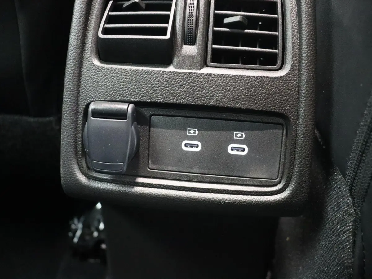1.8 E-Tech full hybrid 160 techno Adaptief Cruise Control | Achteruitrijcamera | Lichtmetalen velgen | Apple Carplay & Android Auto | Stoel & stuurwiel verwarming | Climate Control | Getint 