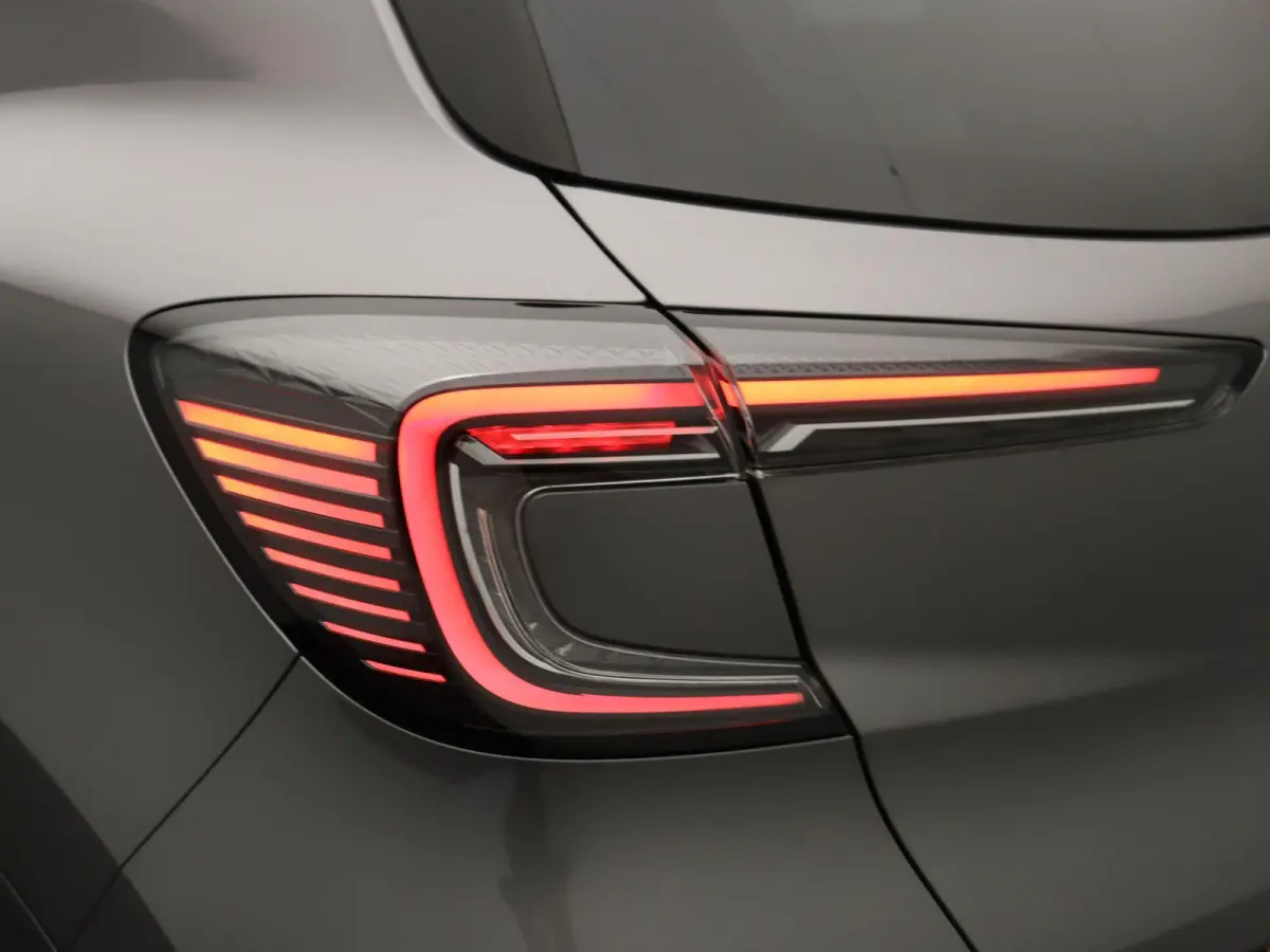 1.8 E-Tech full hybrid 160 techno Adaptief Cruise Control | Achteruitrijcamera | Lichtmetalen velgen | Apple Carplay & Android Auto | Stoel & stuurwiel verwarming | Climate Control | Getint 