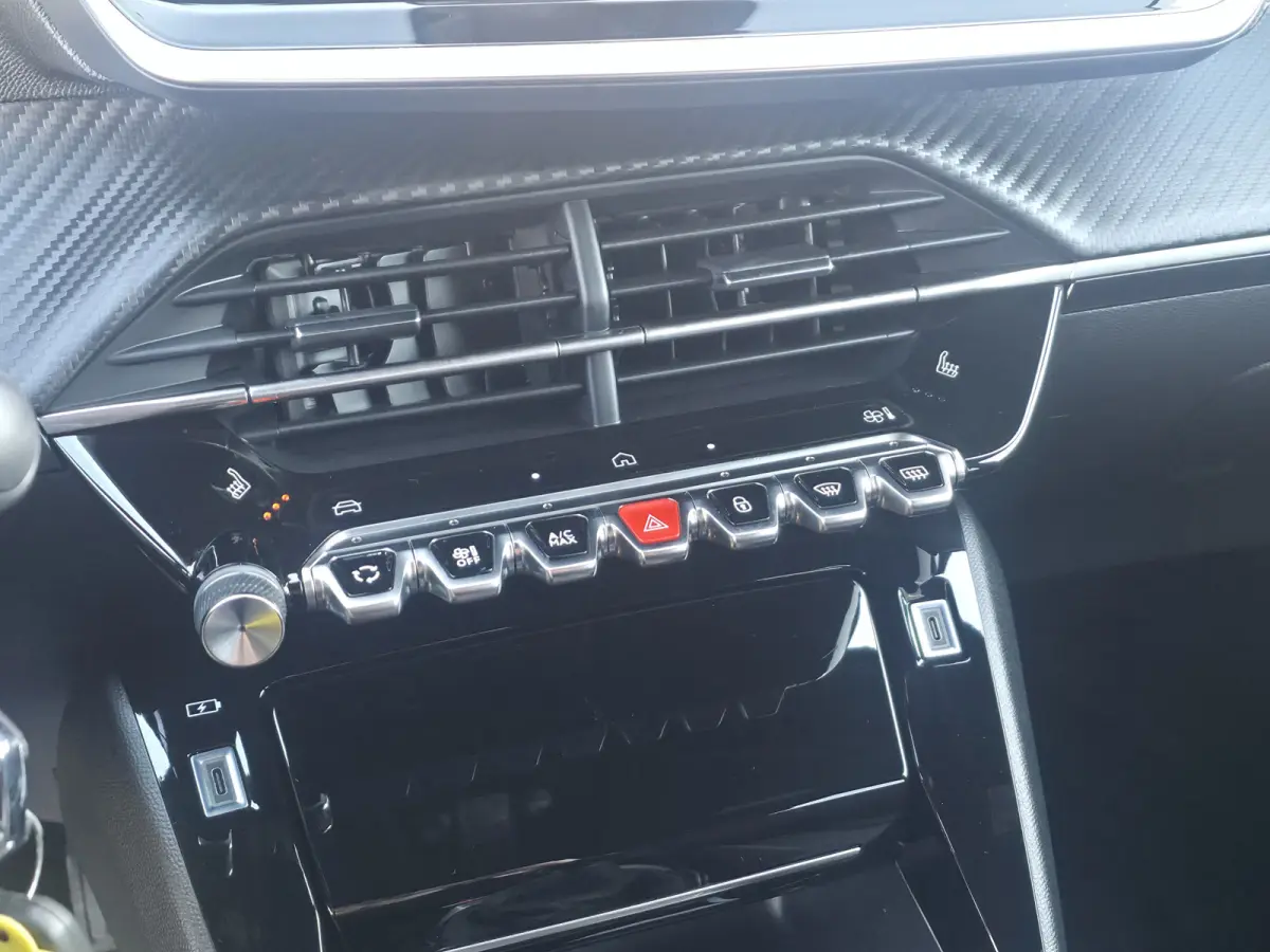 1.2 PureTech 100 Allure | Winterpakket | Apple/Android CarPlay
