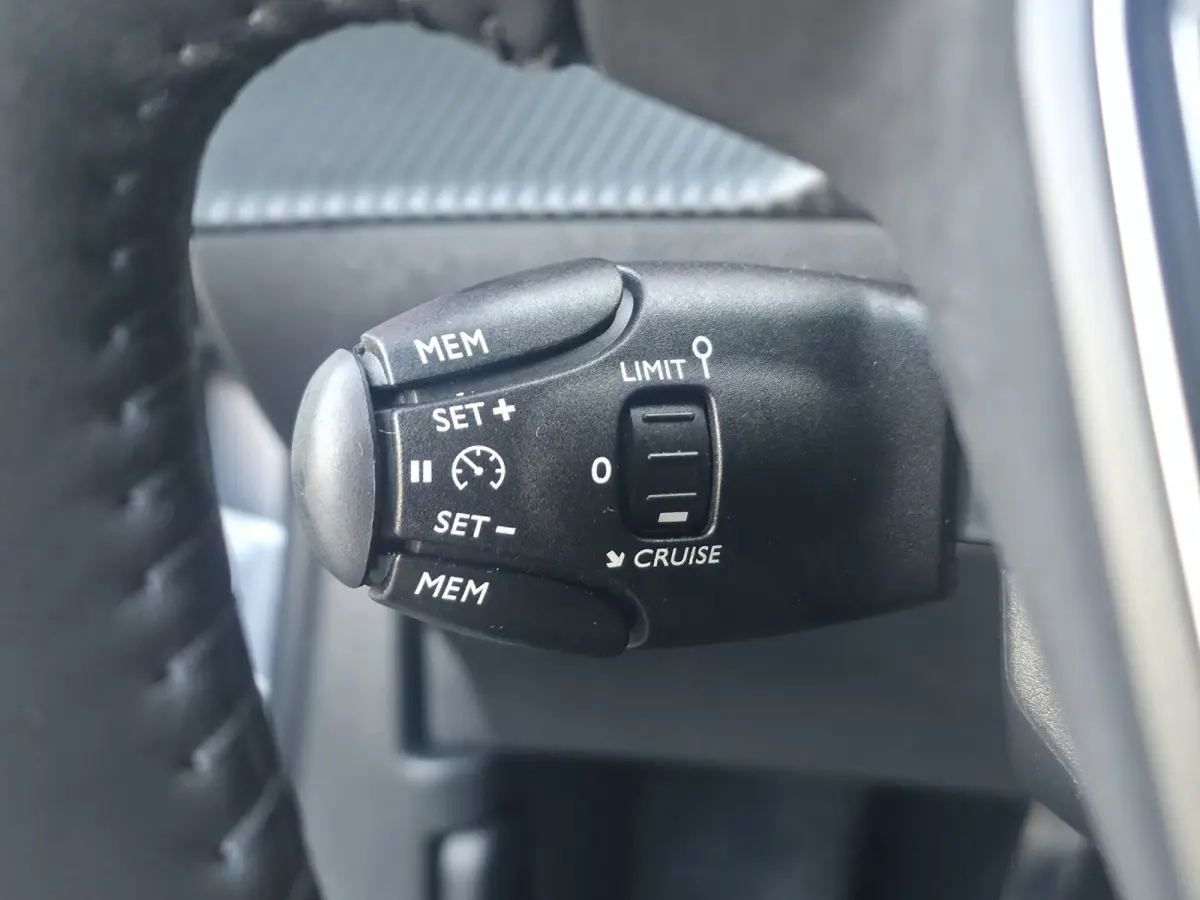 1.2 PureTech 100 Allure | Winterpakket | Apple/Android CarPlay