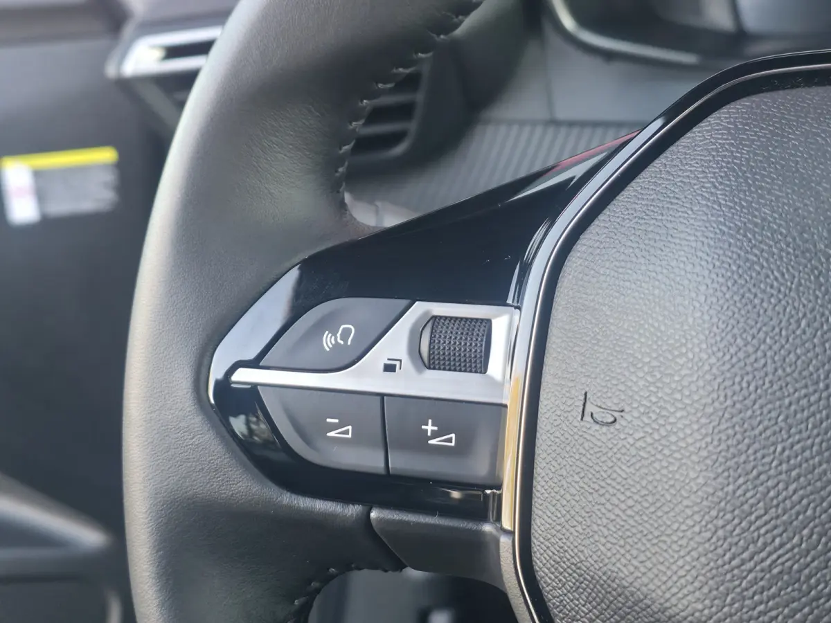 1.2 PureTech 100 Allure | Winterpakket | Apple/Android CarPlay