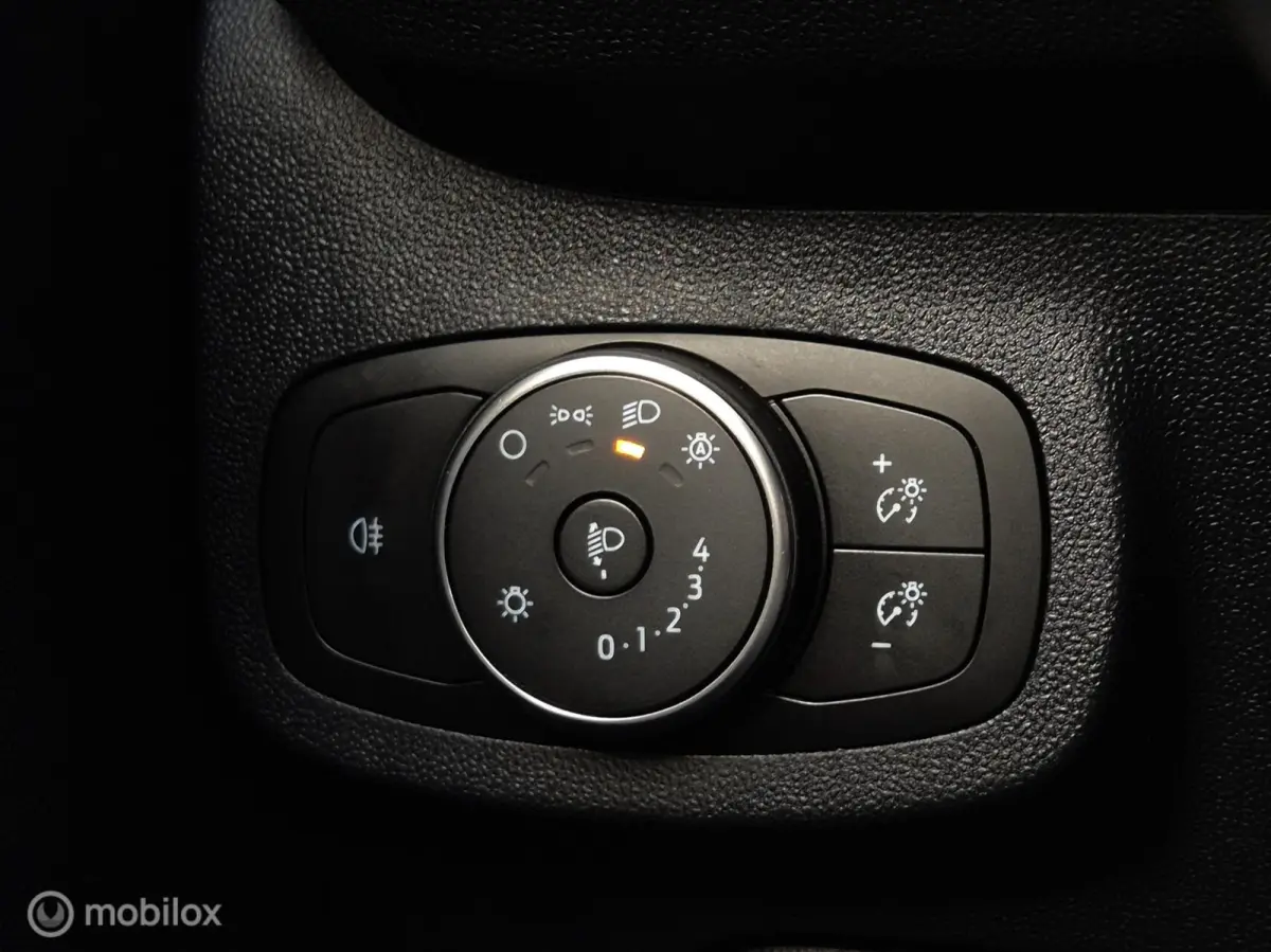 1.0 ECOBOOST CONNECTED/CRUISE/CARPLAY/BLUETOOTH/LANE ASSIST