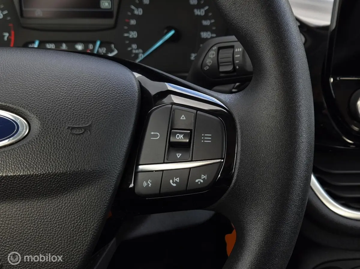 1.0 ECOBOOST CONNECTED/CRUISE/CARPLAY/BLUETOOTH/LANE ASSIST