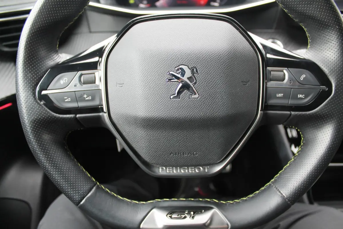 1.2 PureTech GT | Navi | Carplay | Camera