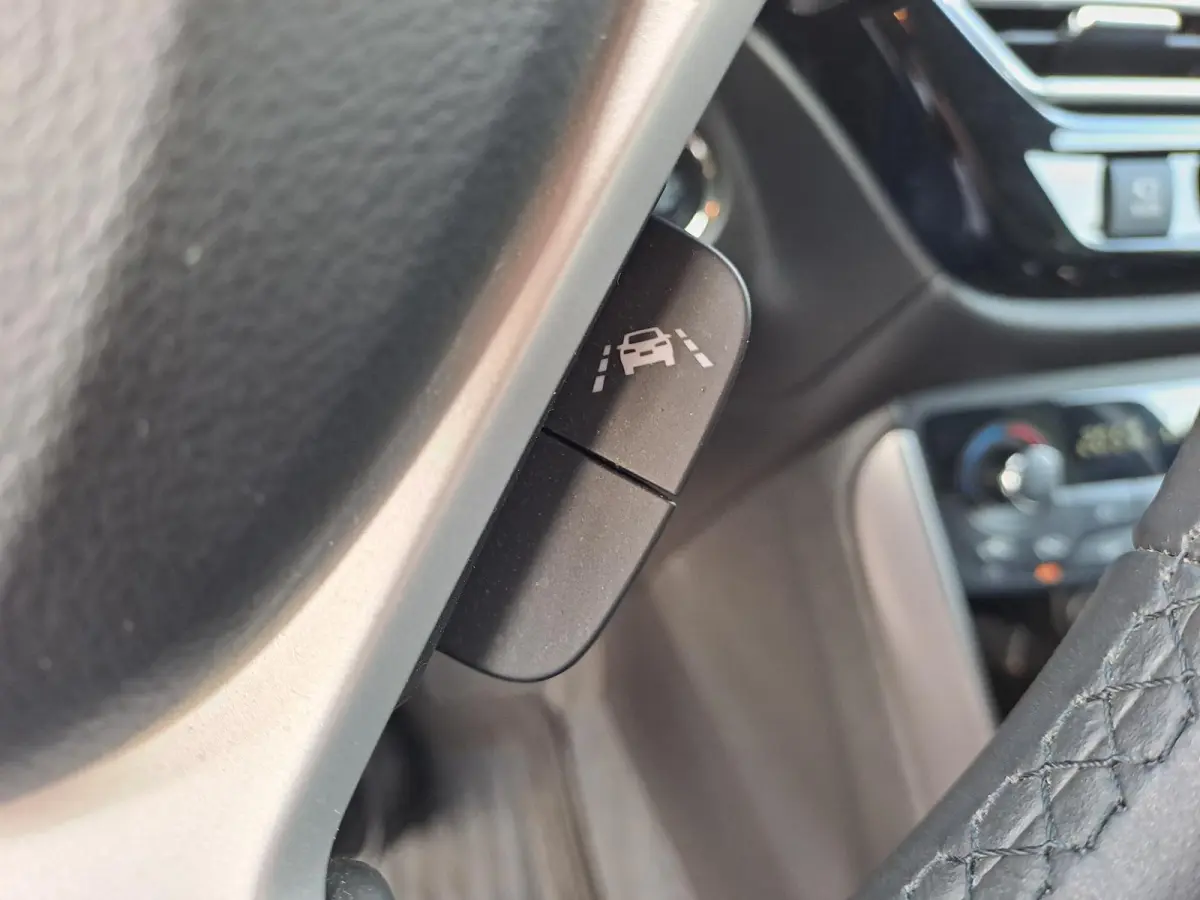 1.5 Hybrid Style | NAVIGATIE | CAMERA | STOELVERWARMING | PARKEERSENSOREN | KEY-LESS ENTRY EN START