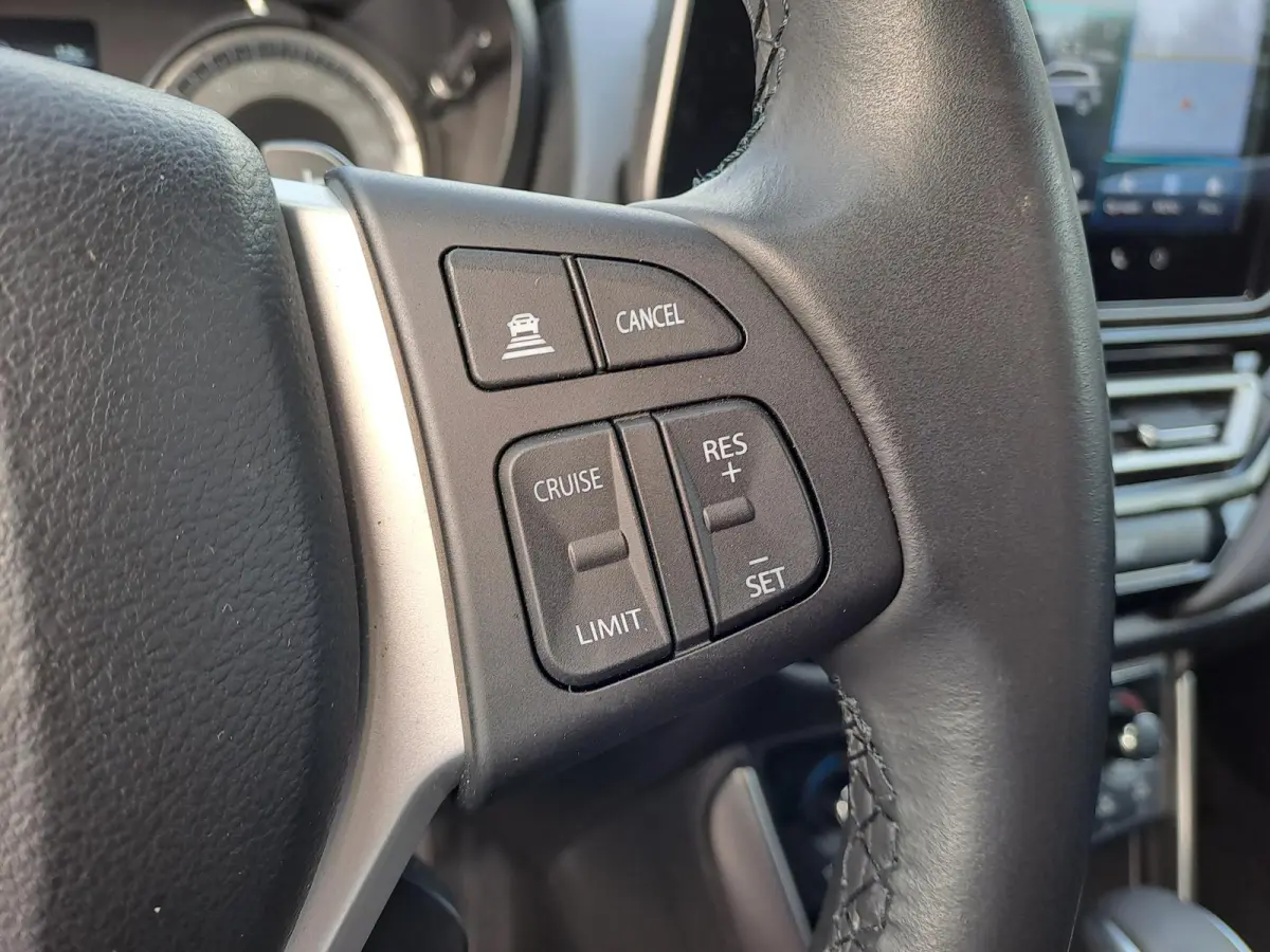 1.5 Hybrid Style | NAVIGATIE | CAMERA | STOELVERWARMING | PARKEERSENSOREN | KEY-LESS ENTRY EN START